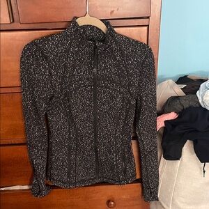 Black and White Speckled Lulu define